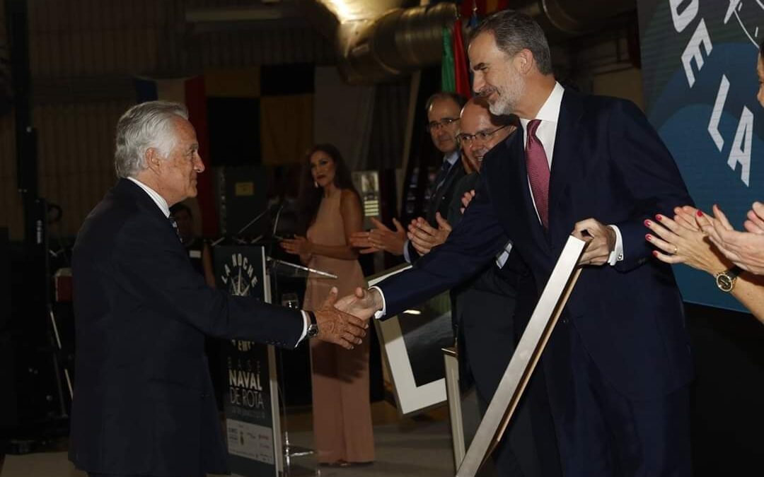 El rey Felipe VI entrega a Delgado Zuleta el reconocimiento de la CEC